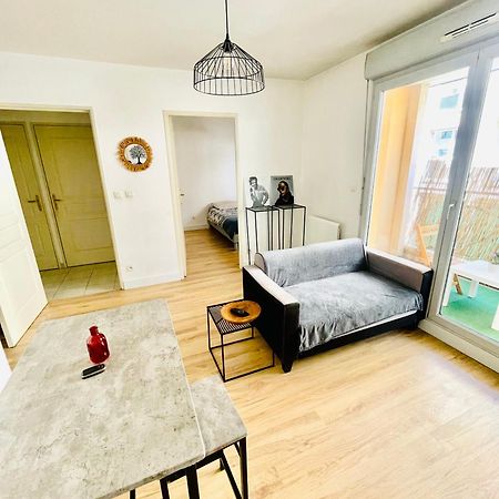 Appartement Avec Place De Parking Et Piscine Villefranche-sur-Saone Ngoại thất bức ảnh