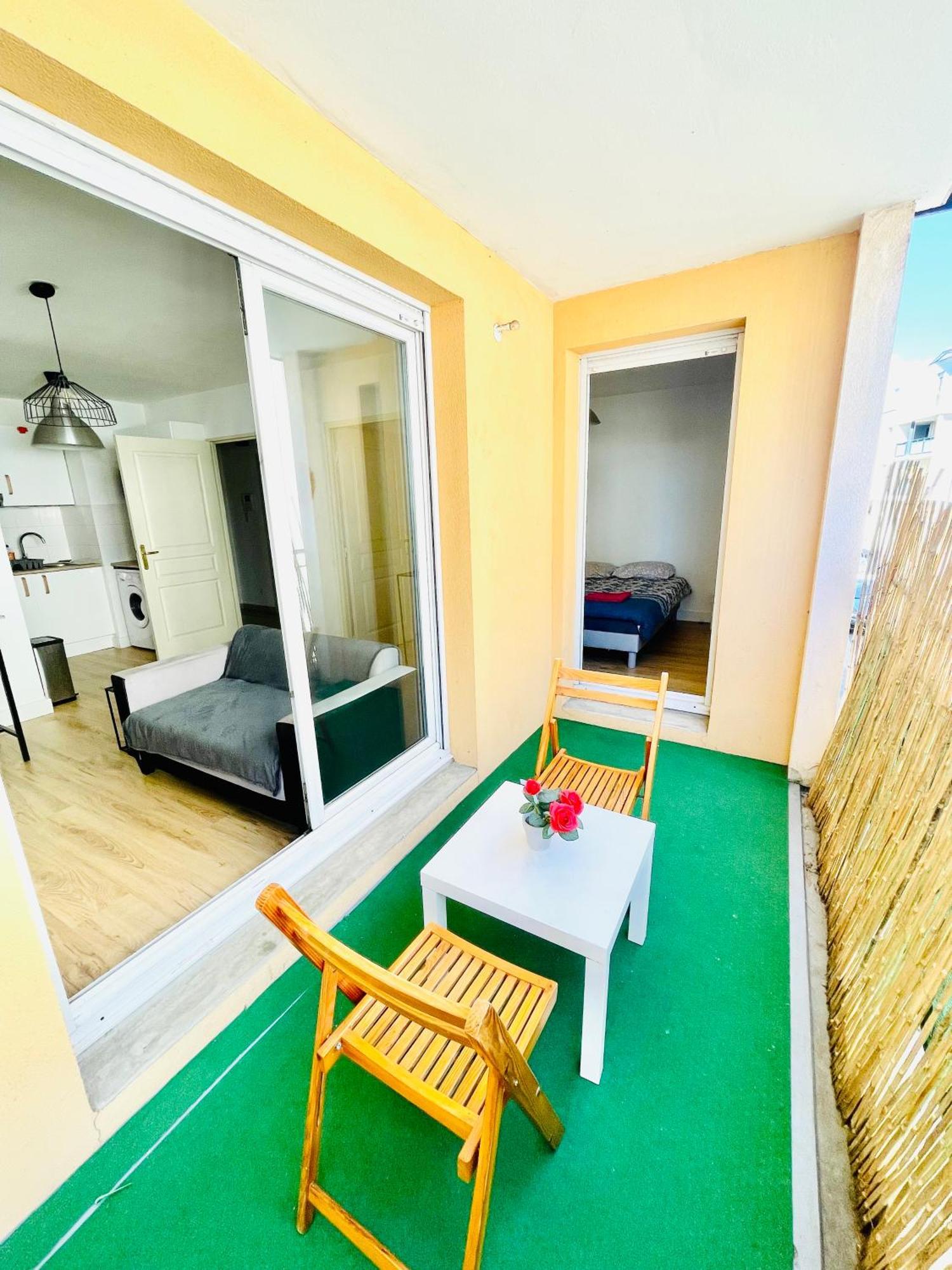 Appartement Avec Place De Parking Et Piscine Villefranche-sur-Saone Ngoại thất bức ảnh
